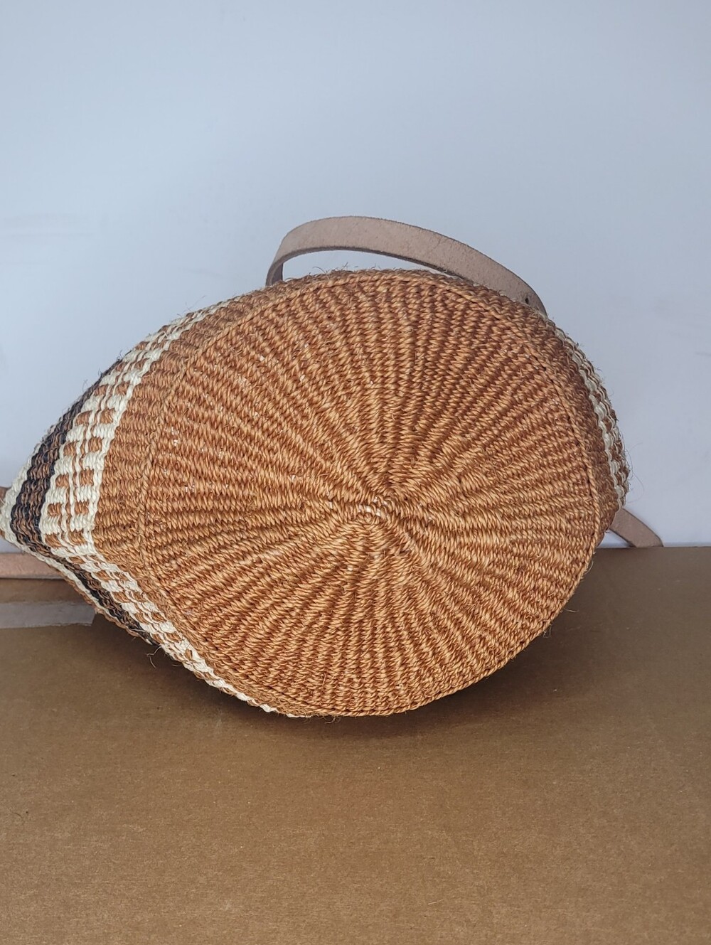 Natural Sisal Woven Basket Bag Shoulder / Crossbody Bag - Picture 3 of 7